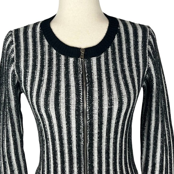 VINCE‎ STRIPED FULL ZIP SWEATER IN BLACK & WHITE NWT WOMEN'S SIZE MEDIUM - Picture 3 of 16
